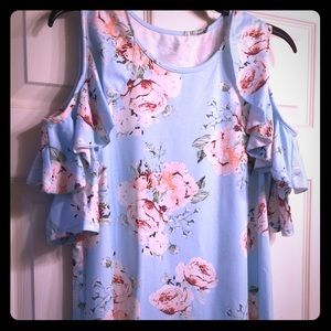 •Floral cold shoulder top size large•